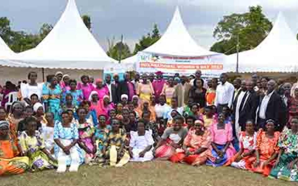 GreatLakesAfrica-WomensDay2017_Group photo (1).jpg